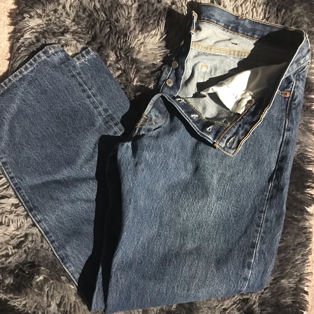 Men’s Levi Jeans 501 38/30. Like New Straight Leg.
